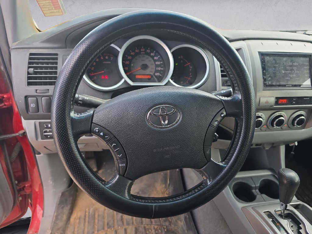 Used 2011 Toyota Tacoma 4x4 Double Cab w/ TRD Sport Pkg w/JBL Audio image 12