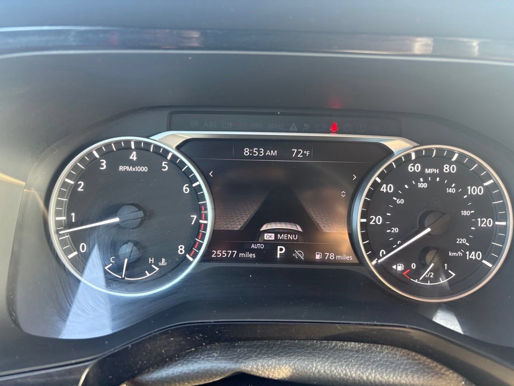 Used 2025 Nissan Pathfinder SV AWD/4WD image 32