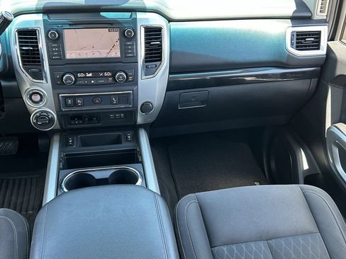 Used 2019 Nissan Titan SV w/ SV Convenience Package AWD/4WD image 15
