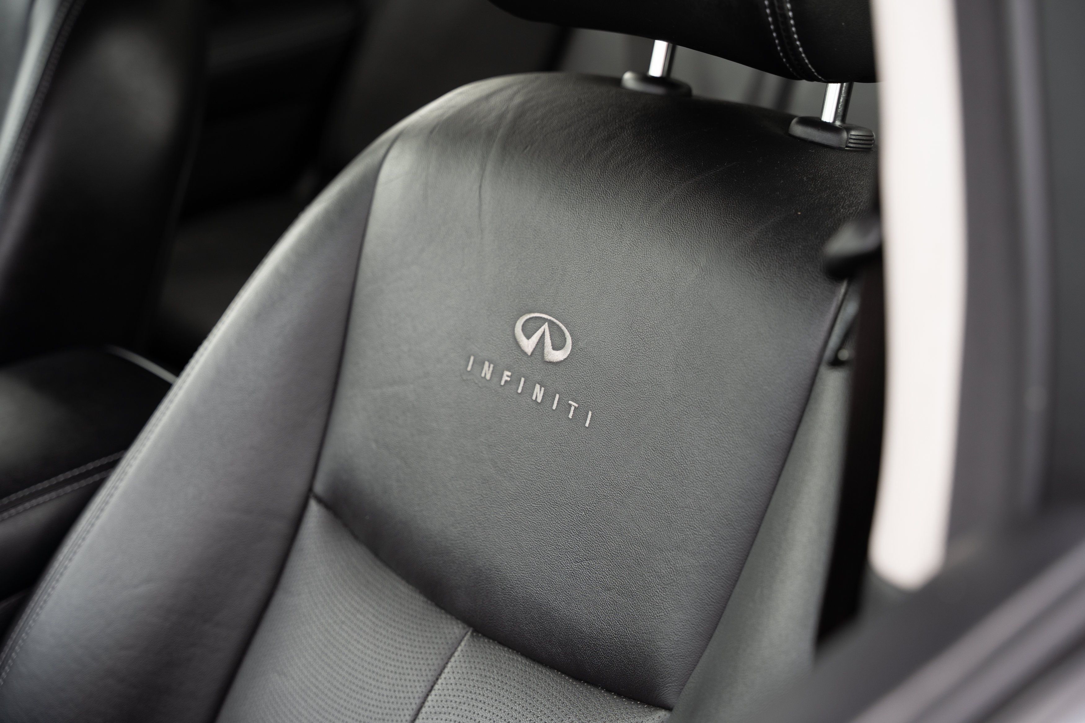 Used 2014 INFINITI Q50 Premium w/ Deluxe Touring Package AWD/4WD image 19