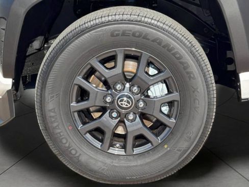 New 2026 Toyota 4Runner SR5 AWD/4WD image 28