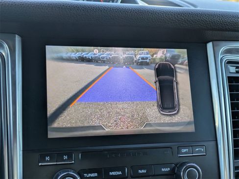 Used 2018 Porsche Macan image 19