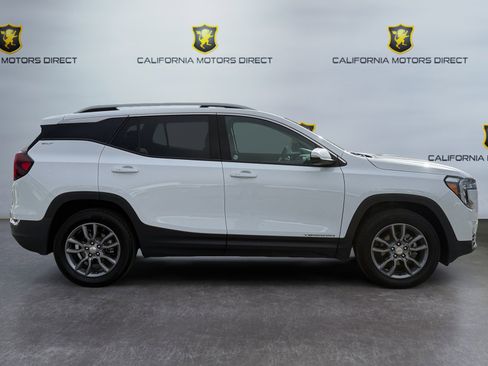 Used 2024 GMC Terrain SLT AWD/4WD image 6