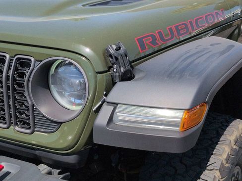 Used 2024 Jeep Wrangler Unlimited Rubicon w/ XTREMEE 35" Tire Package image 7