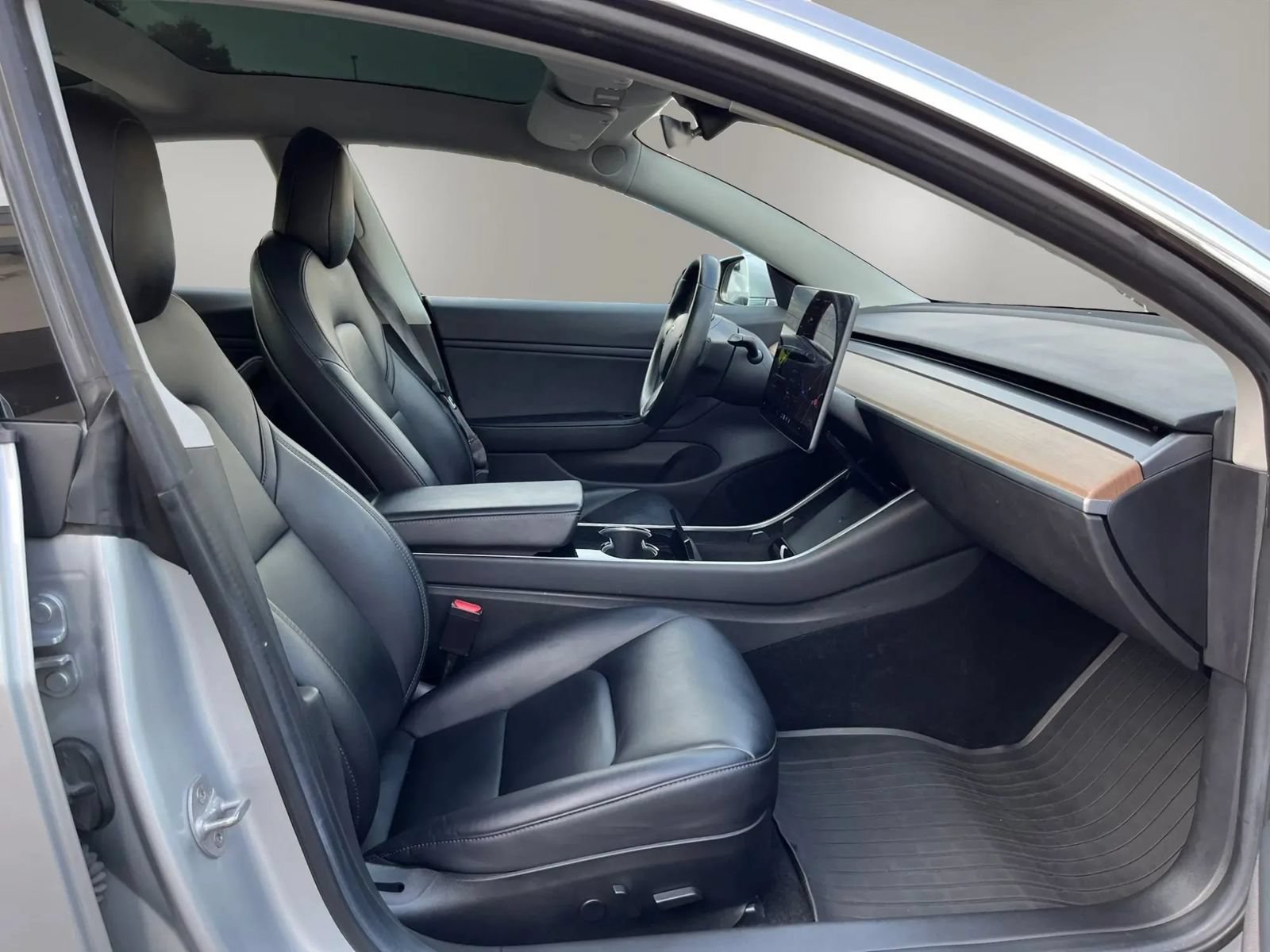 Used 2018 Tesla Model 3 Long Range RWD image 18