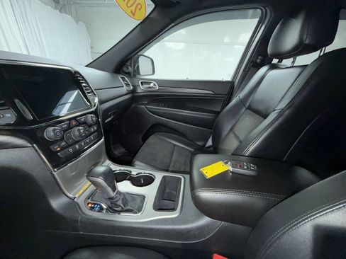Used 2021 Jeep Grand Cherokee Laredo X AWD/4WD image 7