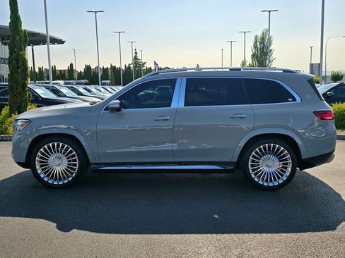 Used 2024 Mercedes-Benz Maybach GLS 600 4MATIC image 3