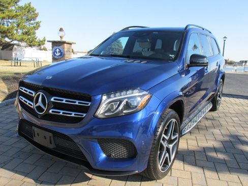 Used 2017 Mercedes-Benz GLS 550 4MATIC image 4