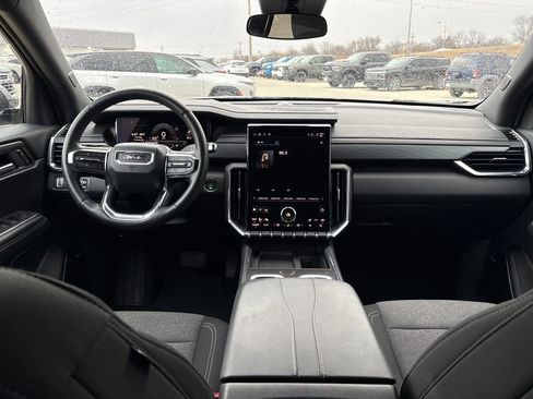 Used 2025 GMC Acadia Elevation image 16