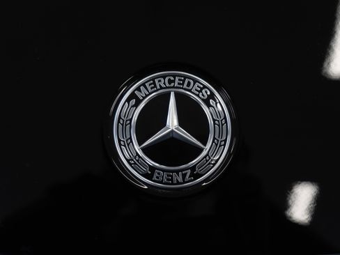 Used 2025 Mercedes-Benz GLB 250 image 5