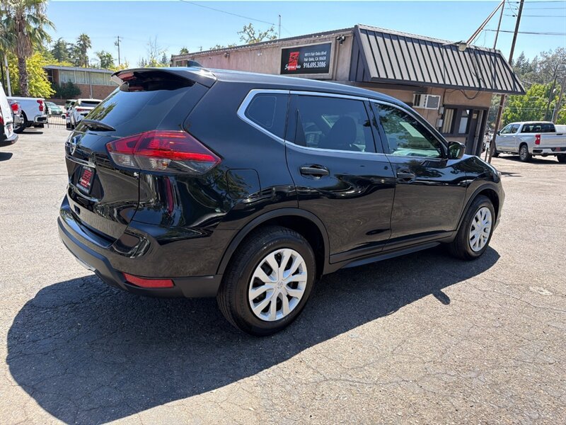 Used 2020 Nissan Rogue S FWD image 8