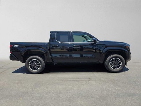 Used 2025 Toyota Tacoma TRD Sport w/ TRD Sport Upgrade Package AWD/4WD image 2