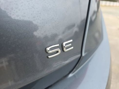 Used 2022 Volkswagen Jetta SE image 11