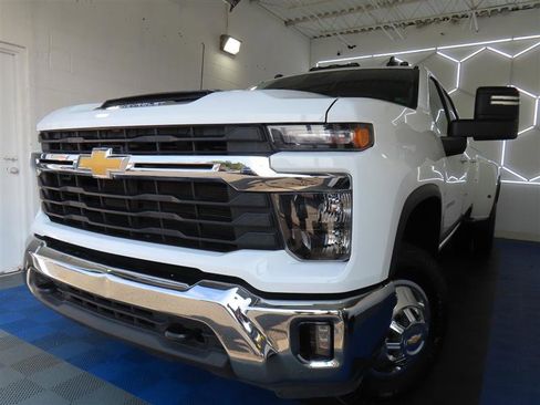Used 2024 Chevrolet Silverado 3500 LT w/ Convenience Package image 1
