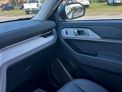 New 2026 Ford Explorer Active w/ Active Comfort Package image 23