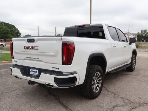 Used 2022 GMC Sierra 1500 AT4 w/ AT4 Premium Package AWD/4WD image 8