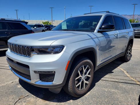 Used 2025 Jeep Grand Cherokee L Limited AWD/4WD image 22