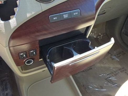 Used 2014 Toyota Sienna XLE FWD image 16