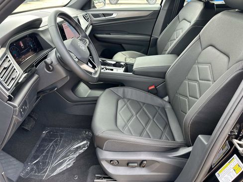 New 2025 Volkswagen Atlas Cross Sport SE image 19