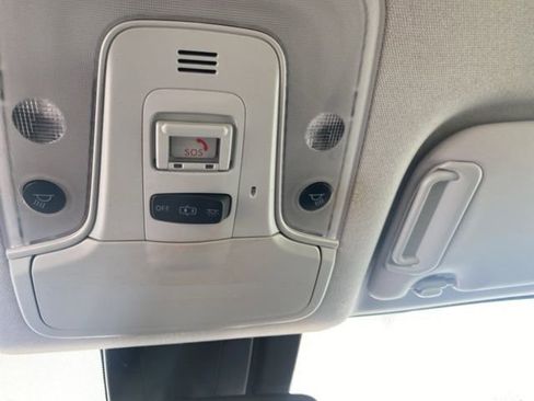 Used 2022 Toyota Prius XLE image 23