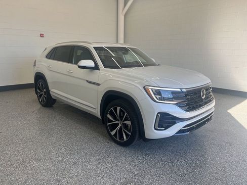 New 2026 Volkswagen Atlas Cross Sport SEL Premium R-Line image 10