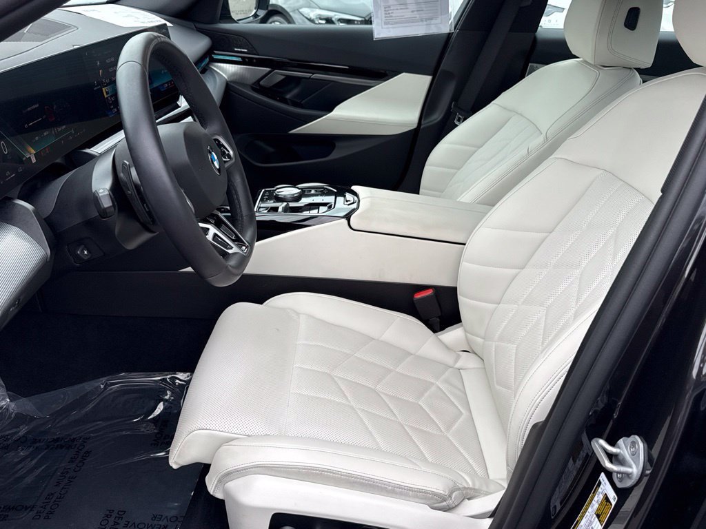 Used 2026 BMW 530i w/ M Sport Package RWD image 20