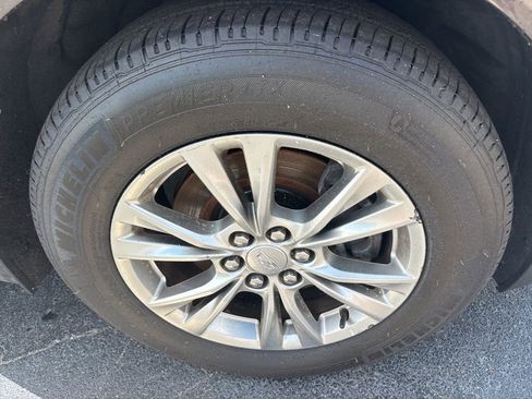 Used 2020 Cadillac XT5 Premium Luxury FWD image 9
