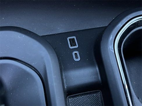 Used 2024 GMC Sierra 1500 AT4 w/ Technology Package image 21