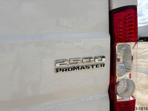 Used 2023 RAM ProMaster 2500 FWD image 12