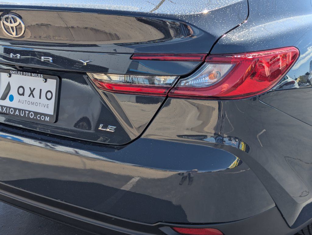 Used 2025 Toyota Camry LE FWD image 5