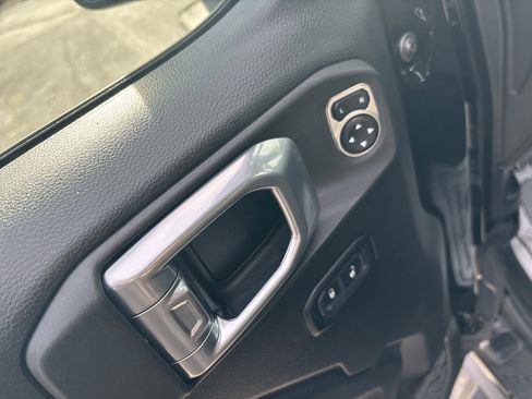 Used 2023 Jeep Gladiator Willys image 17