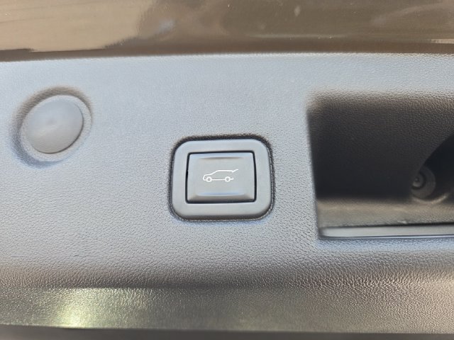 Certified 2024 Chevrolet Equinox LT w/ LPO, Floor Liner Package FWD image 12