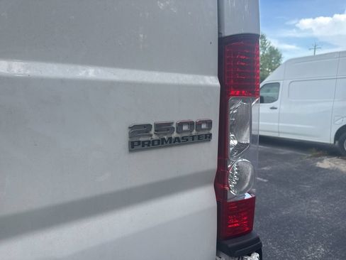 Used 2023 RAM ProMaster 2500 FWD image 3