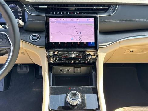 New 2025 Jeep Grand Cherokee L Limited w/ Luxury Tech Group II RWD image 28
