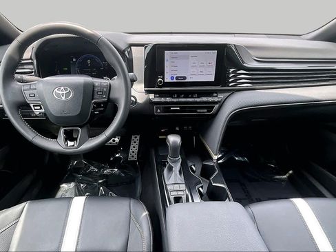 Used 2025 Toyota Camry SE w/ Convenience Package AWD/4WD image 15