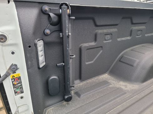 Used 2022 GMC Sierra 2500 AT4 AWD/4WD image 16