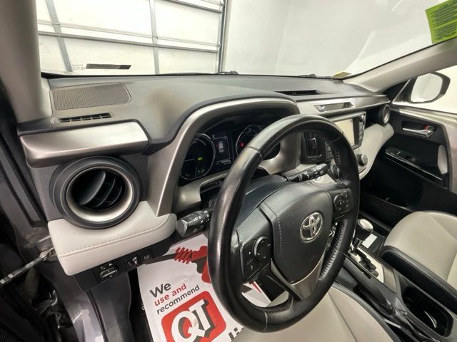 Used 2016 Toyota RAV4 Limited AWD/4WD image 19