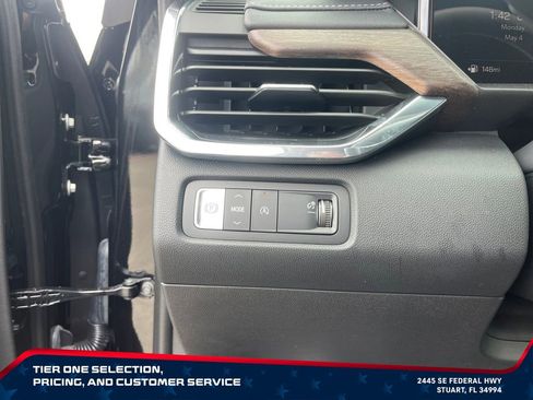 New 2026 GMC Acadia Denali Ultimate FWD image 25