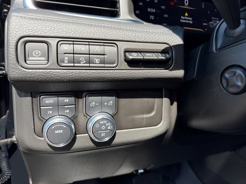 Used 2023 GMC Yukon XL Denali AWD/4WD image 23