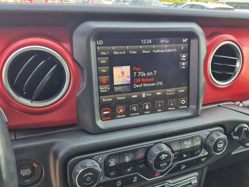 Used 2021 Jeep Wrangler Unlimited Rubicon w/ Dual Top Group AWD/4WD image 18