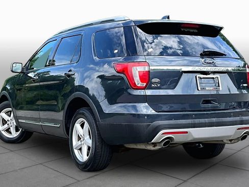 Used 2017 Ford Explorer XLT w/ Equipment Group 201A AWD/4WD image 12