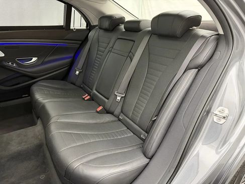 Used 2018 Mercedes-Benz S 560 4MATIC Sedan image 38