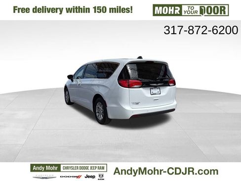 New 2026 Chrysler Voyager LX image 5