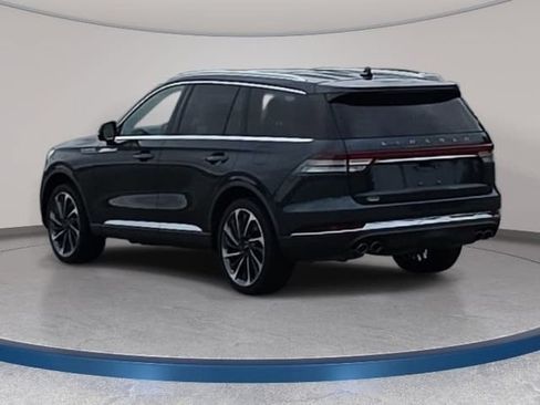 Used 2023 Lincoln Aviator Reserve w/ Equipment Group 201A AWD/4WD image 7
