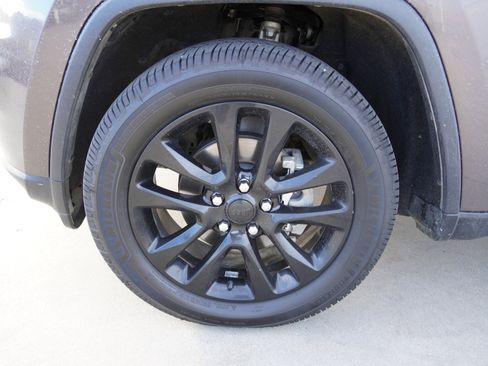 Used 2020 Jeep Grand Cherokee Limited image 13