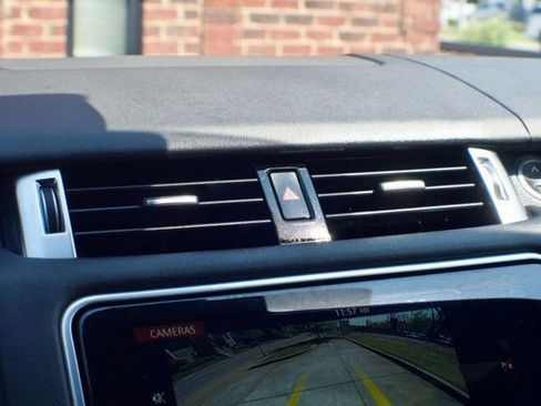 Used 2018 Land Rover Range Rover Sport HSE image 29