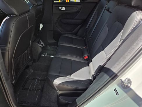 Certified 2025 Volvo XC40 B5 Ultra w/ Climate Package AWD/4WD image 16