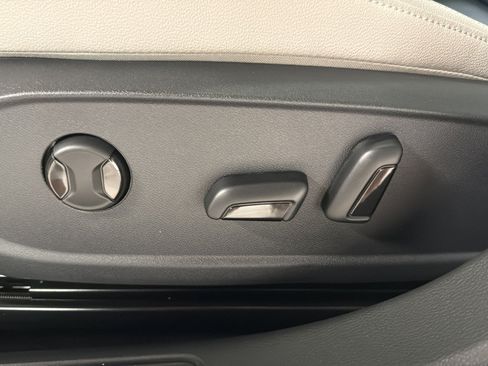 New 2026 Volkswagen Jetta SE FWD image 18