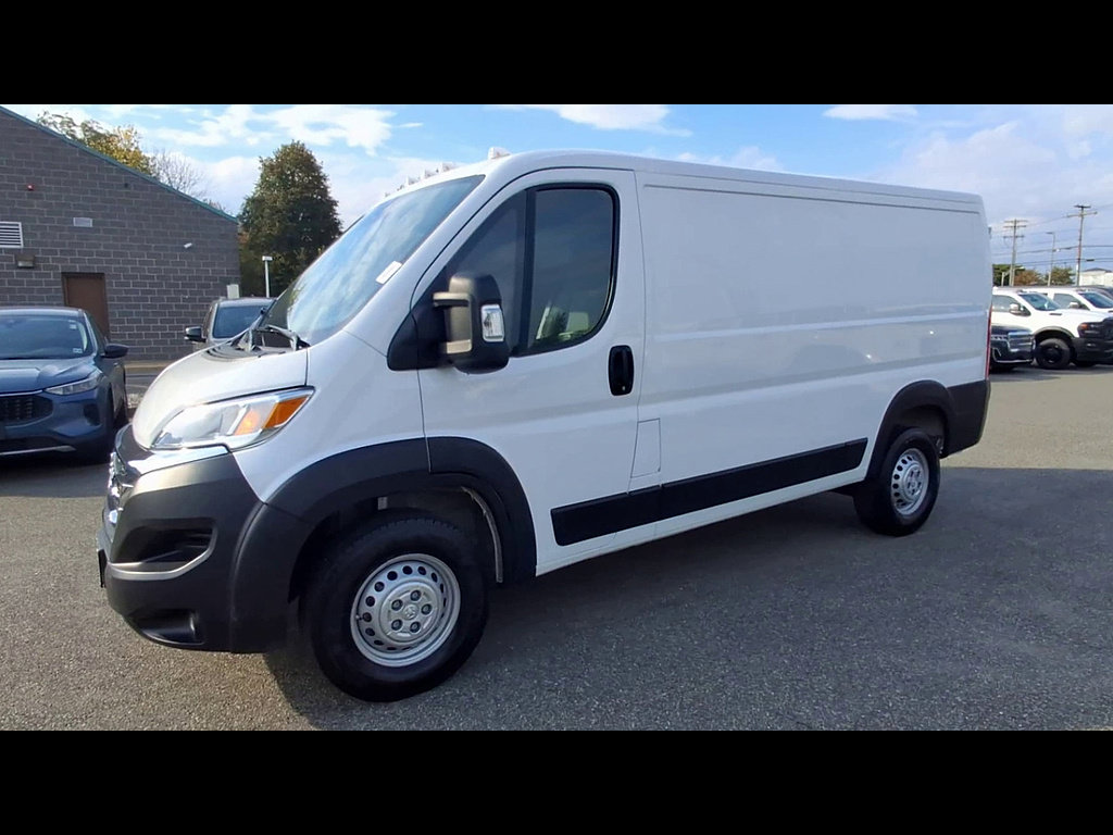 Used 2025 RAM ProMaster 2500 w/ U-Haul Equipment Group FWD image 4
