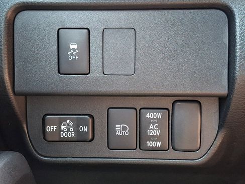 Certified 2023 Toyota Tacoma TRD Off-Road w/ Technology Package AWD/4WD image 25